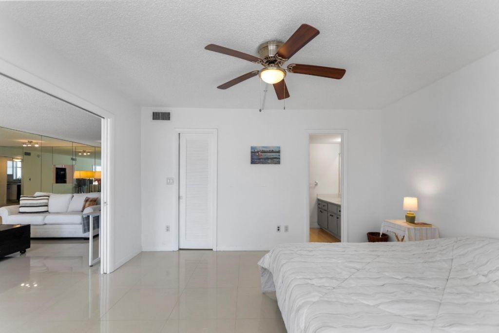 3100 NE 49th Street, Unit 1008, Fort Lauderdale, FL 33308 Photo