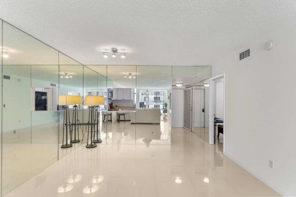 3100 NE 49th Street, Unit 1008, Fort Lauderdale, FL 33308 Photo