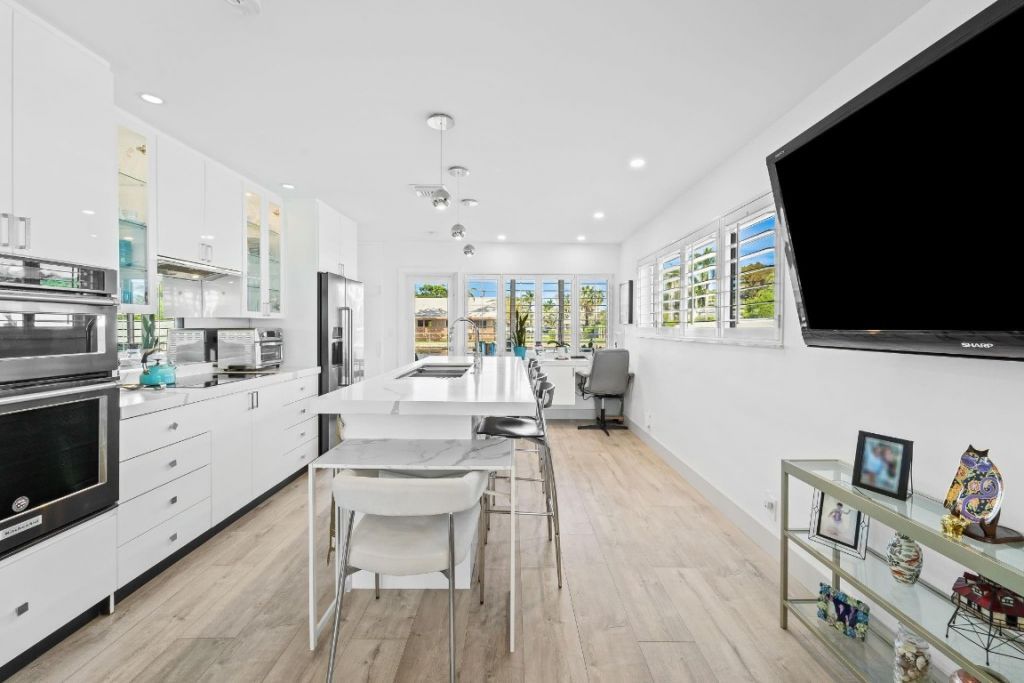 535 Hendricks Isle, Unit 109, Fort Lauderdale, FL 33301 Photo