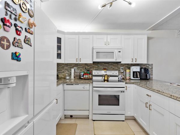 9300 SW 8th Street, Unit 102, Boca Raton, FL 33428