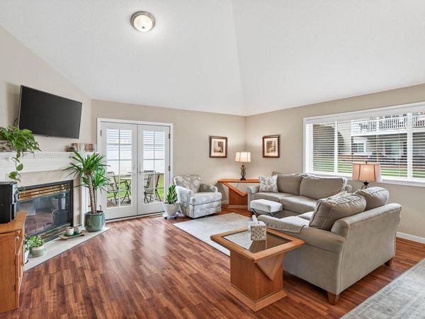 2905 Devonshire Circle, Woodbury, MN 55125