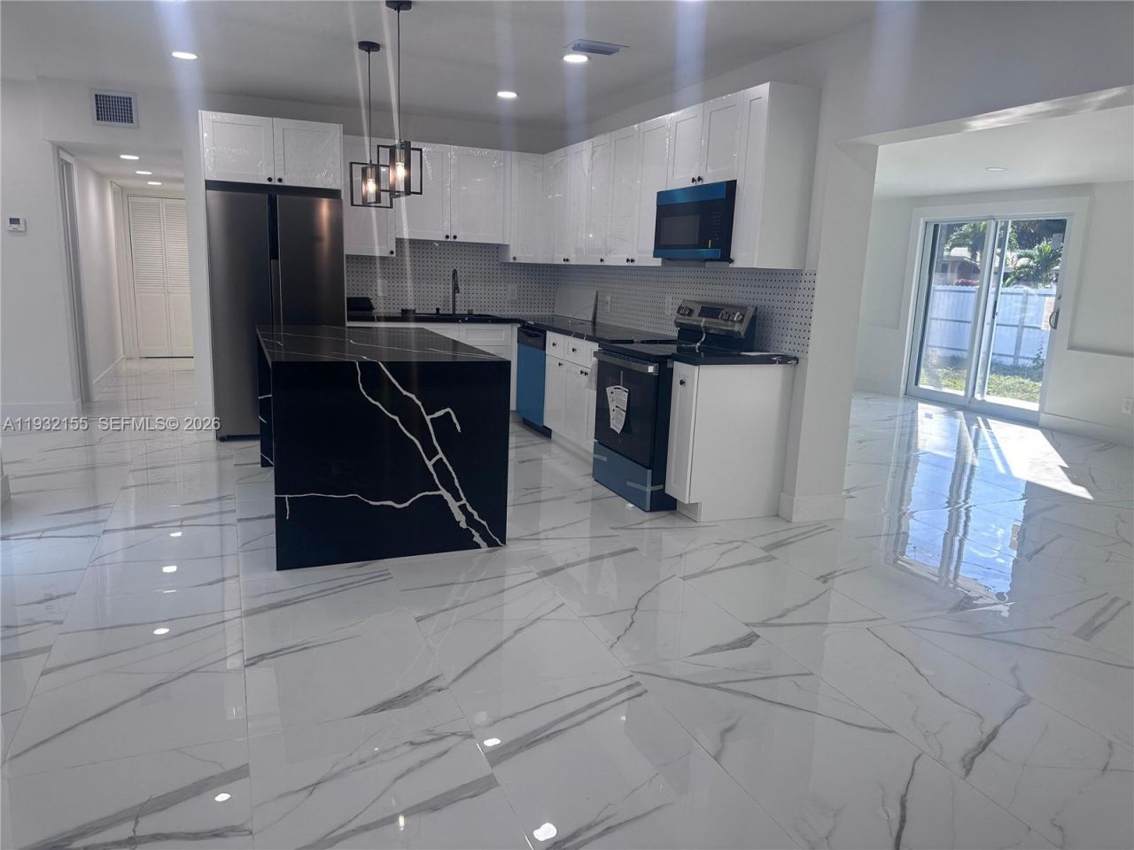 19800 NW Miami Ct, Miami Gardens, FL 33169 Photo