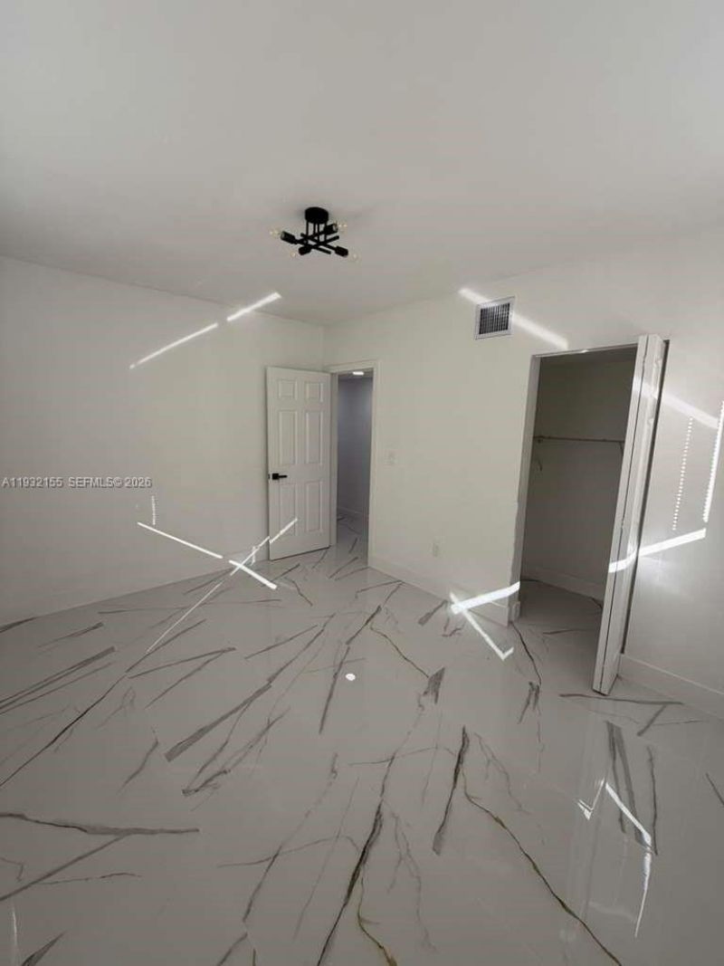 19800 NW Miami Ct, Miami Gardens, FL 33169 Photo