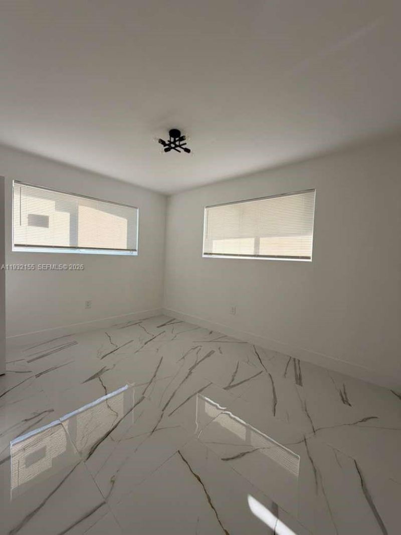 19800 NW Miami Ct, Miami Gardens, FL 33169 Photo