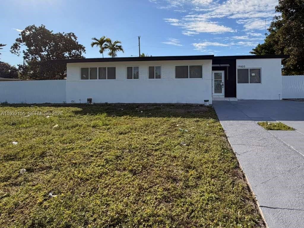 19800 NW Miami Ct, Miami Gardens, FL 33169 Photo