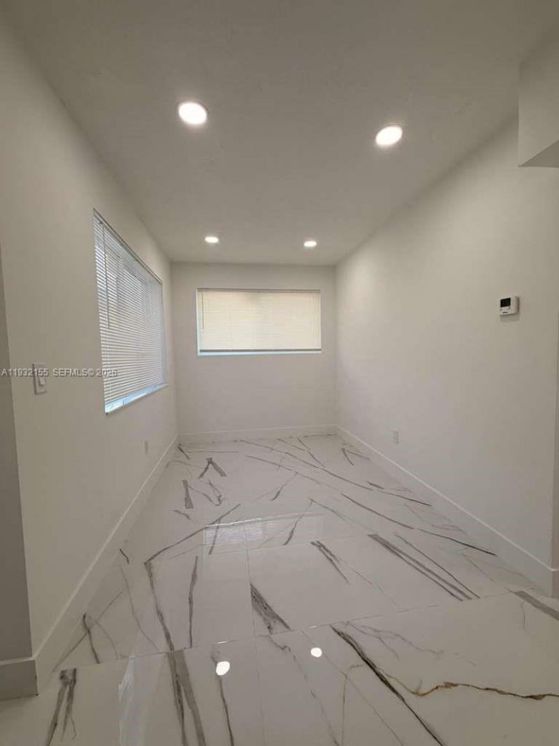 19800 NW Miami Ct, Miami Gardens, FL 33169 Photo