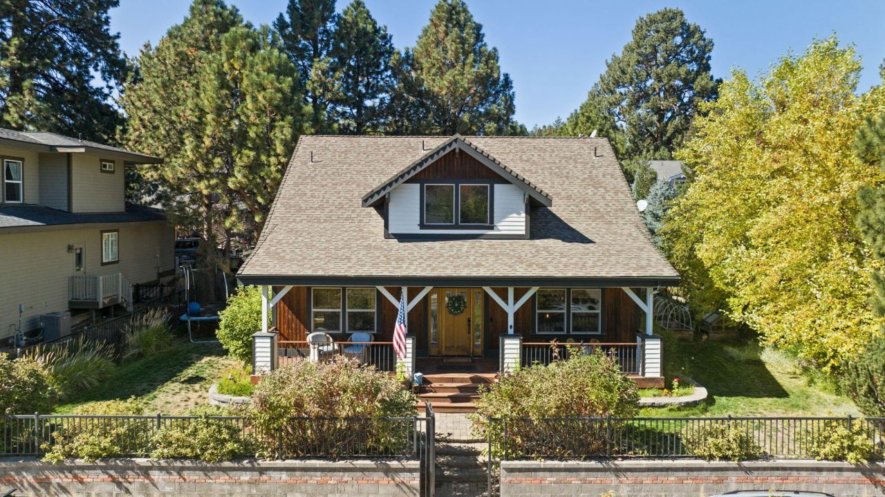2405 NW Skyline Ranch Road, Bend, OR 97703 Main Photo