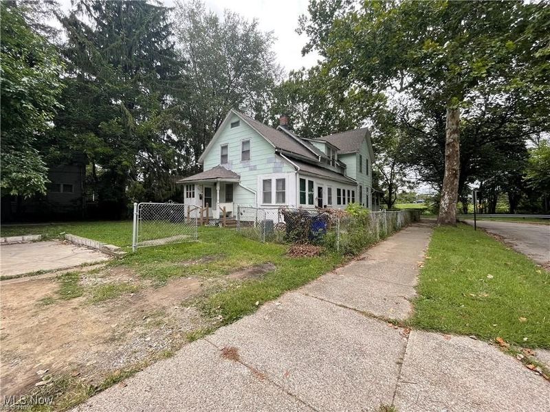 6701 Hope Avenue, Cleveland, OH 44102 Photo 2