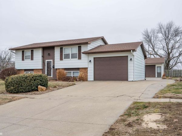 1225 Roland Avenue, Chariton, IA 50049