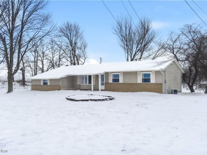 3212 Foxmoor Street NE, Hartville, OH 44632 Photo 1