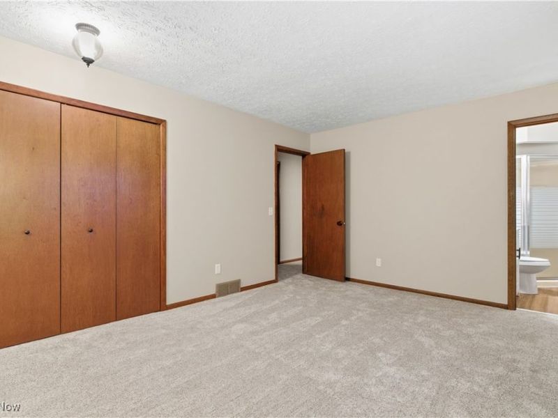 3212 Foxmoor Street NE, Hartville, OH 44632 Photo 18