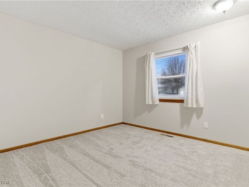 3212 Foxmoor Street NE, Hartville, OH 44632 Photo 19