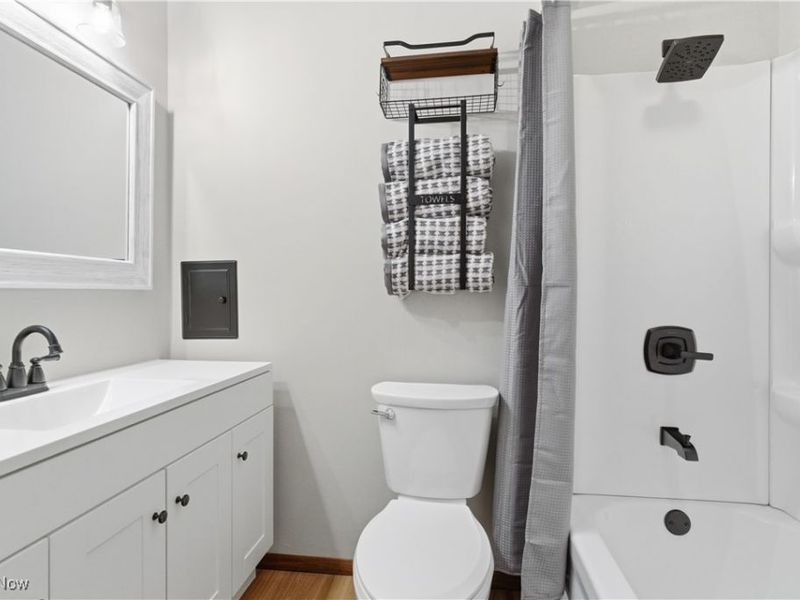 3212 Foxmoor Street NE, Hartville, OH 44632 Photo 22