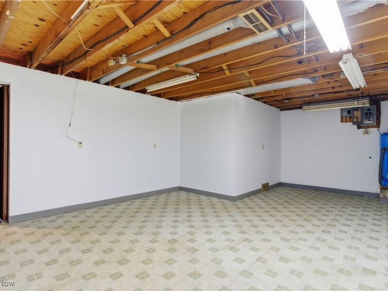 3212 Foxmoor Street NE, Hartville, OH 44632 Photo 29