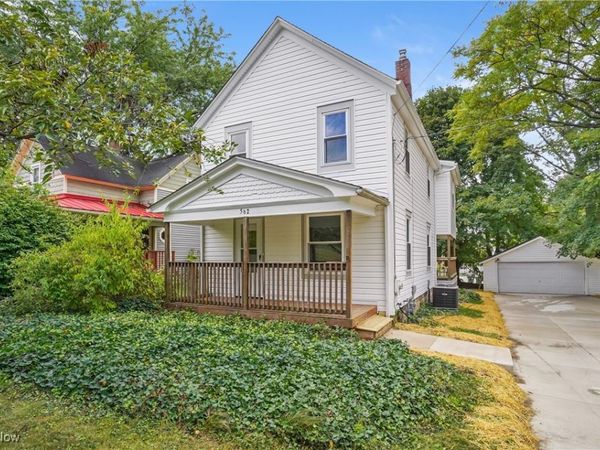 562 Tallmadge Road, Cuyahoga Falls, OH 44221