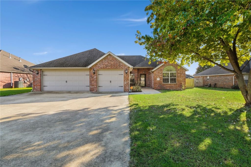11093 Waterleaf Lane, Prairie Grove, AR 72753 Main Photo