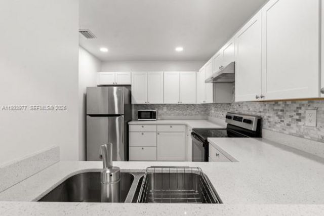 8851 NW 119th St, Unit 6101, Hialeah Gardens, FL 33018 Photo