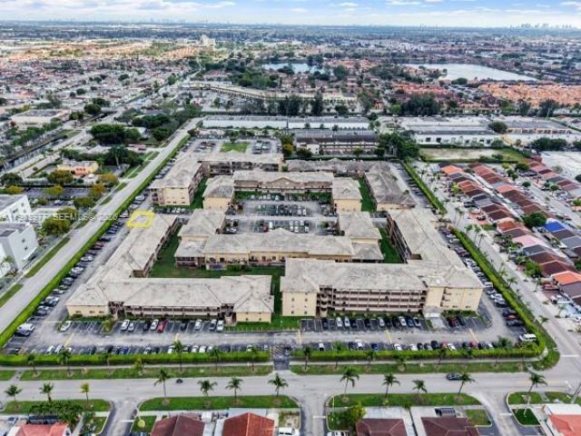 8851 NW 119th St, Unit 6101, Hialeah Gardens, FL 33018 Photo