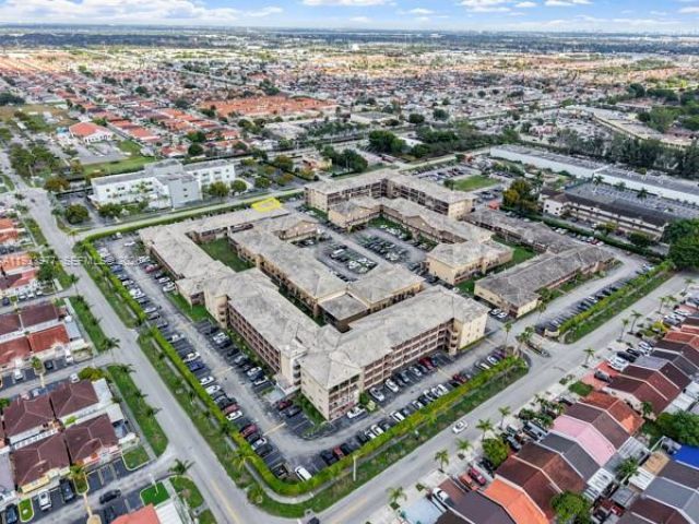 8851 NW 119th St, Unit 6101, Hialeah Gardens, FL 33018 Photo