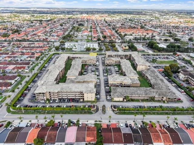 8851 NW 119th St, Unit 6101, Hialeah Gardens, FL 33018 Photo
