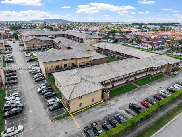 8851 NW 119th St, Unit 6101, Hialeah Gardens, FL 33018 Photo