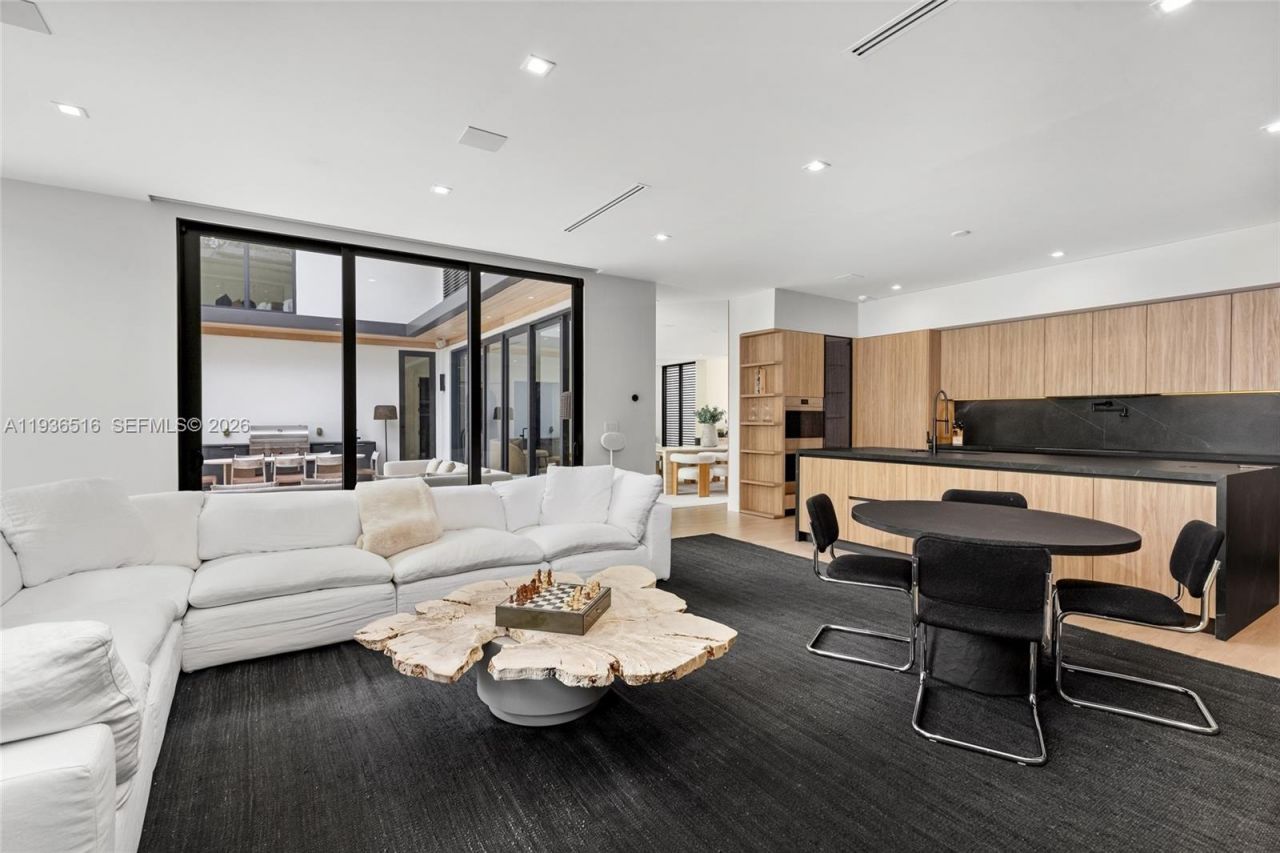 6003 SW 80th St, South Miami, FL 33143 Photo