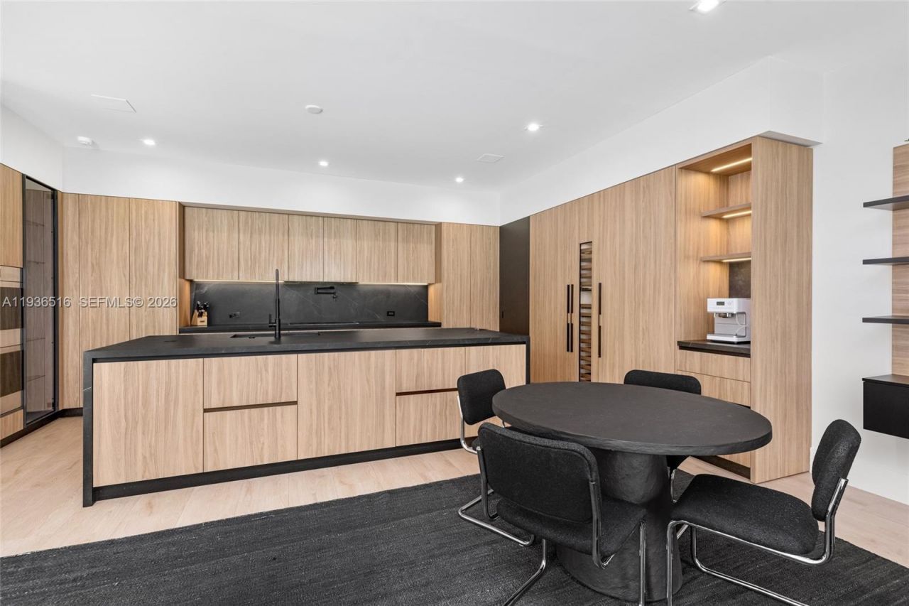 6003 SW 80th St, South Miami, FL 33143 Photo