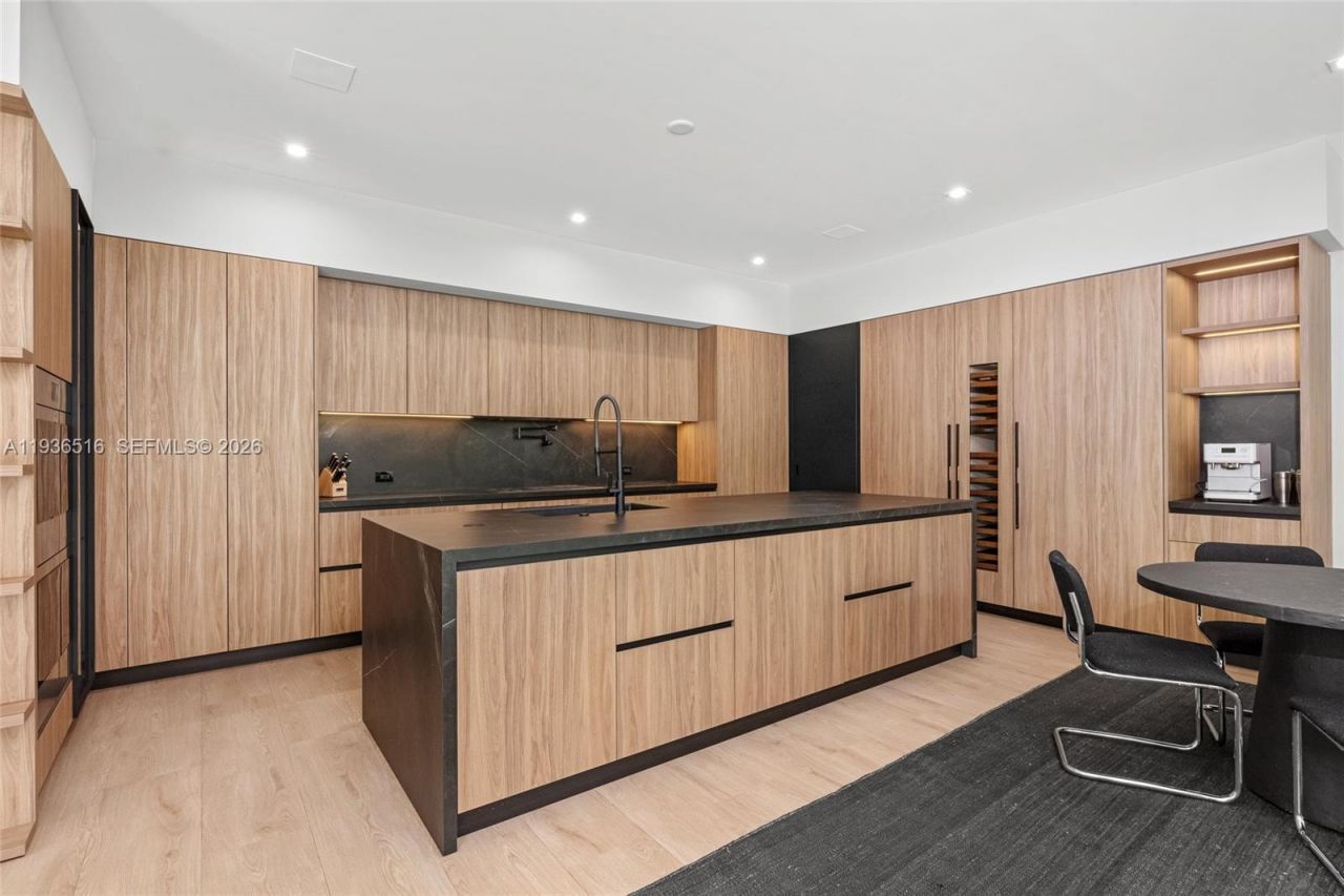 6003 SW 80th St, South Miami, FL 33143 Photo