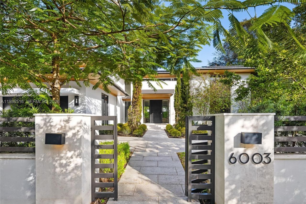 6003 SW 80th St, South Miami, FL 33143 Photo