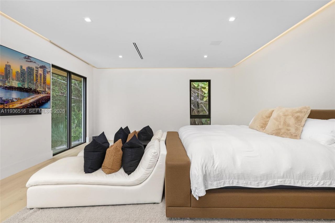 6003 SW 80th St, South Miami, FL 33143 Photo