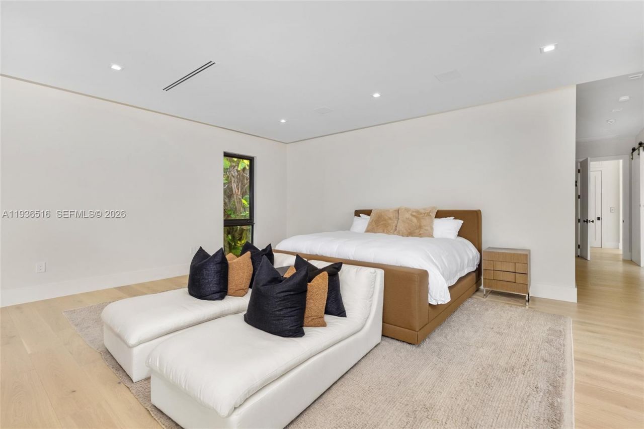 6003 SW 80th St, South Miami, FL 33143 Photo