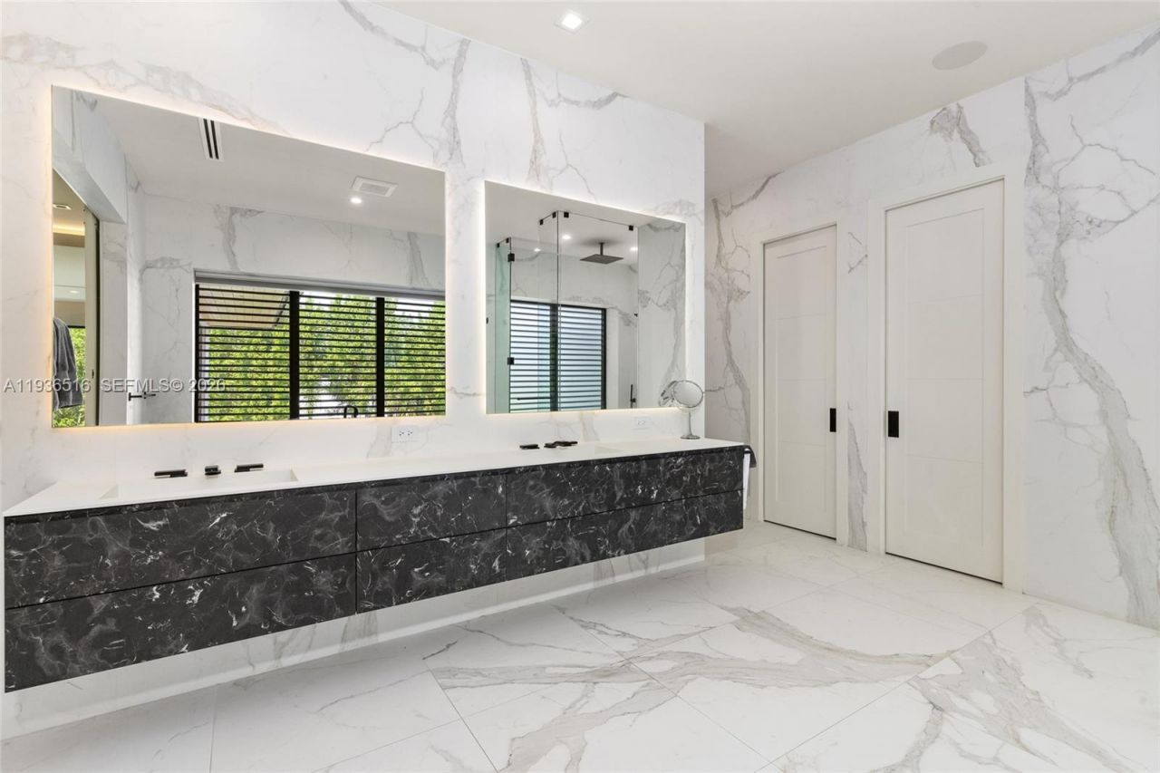 6003 SW 80th St, South Miami, FL 33143 Photo