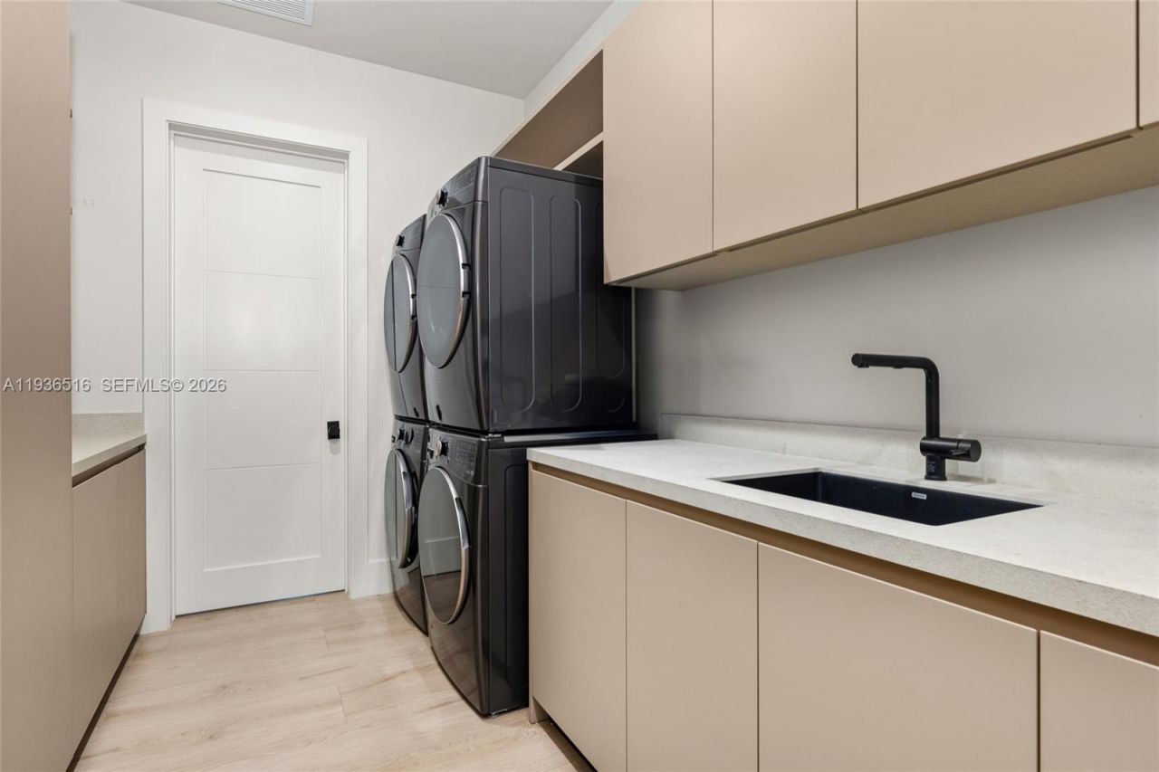 6003 SW 80th St, South Miami, FL 33143 Photo