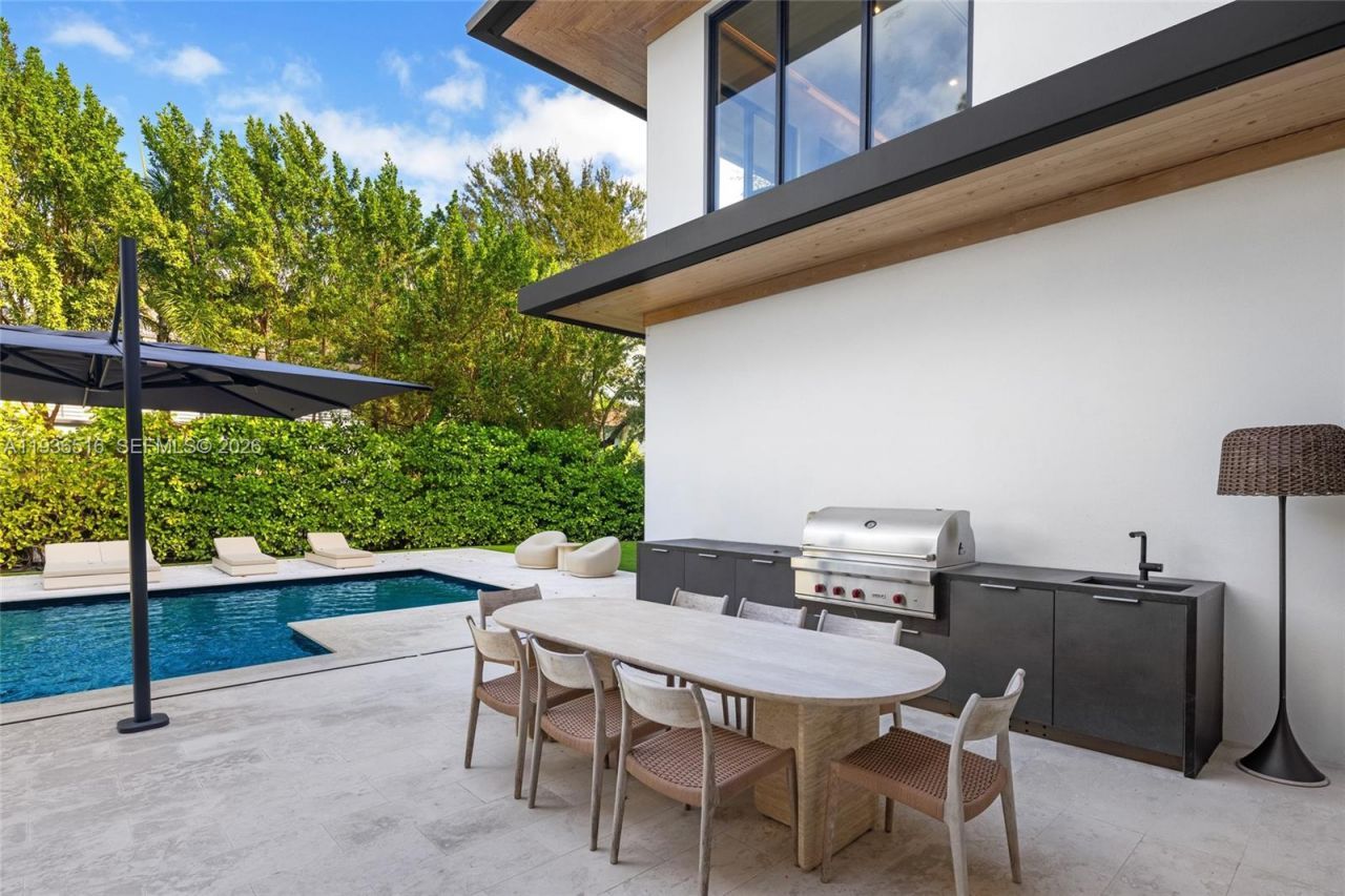 6003 SW 80th St, South Miami, FL 33143 Photo