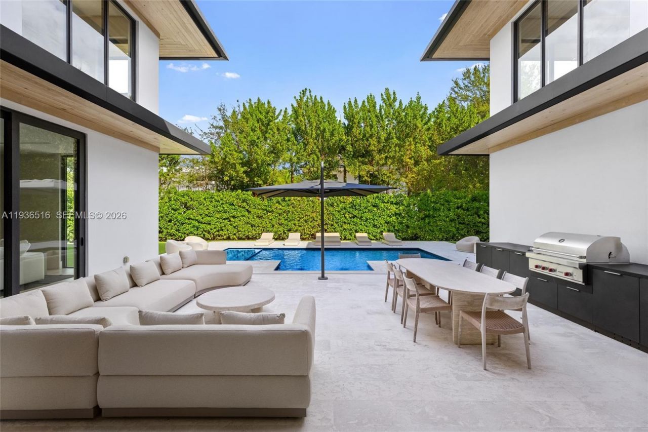 6003 SW 80th St, South Miami, FL 33143 Photo