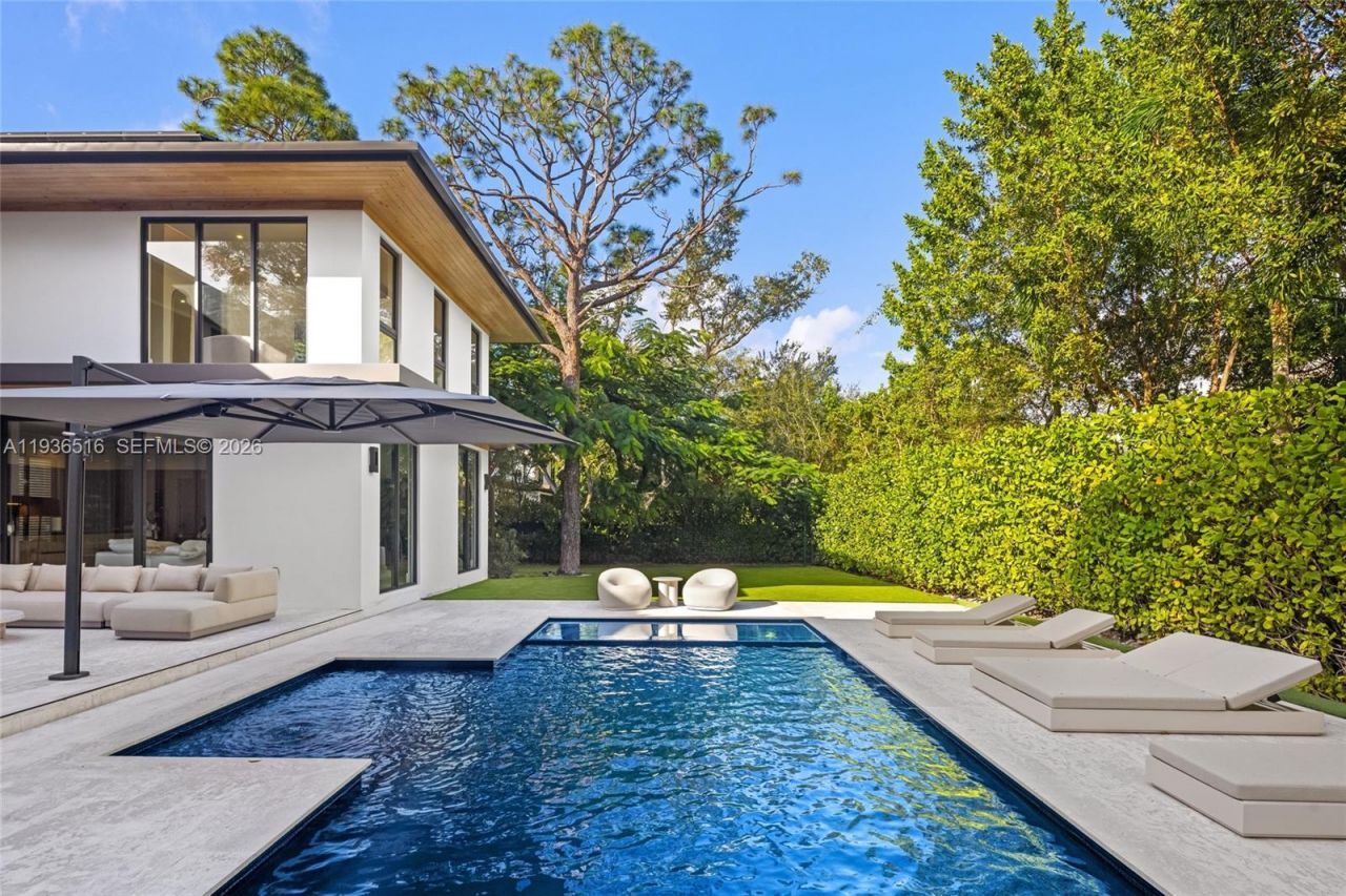 6003 SW 80th St, South Miami, FL 33143 Photo