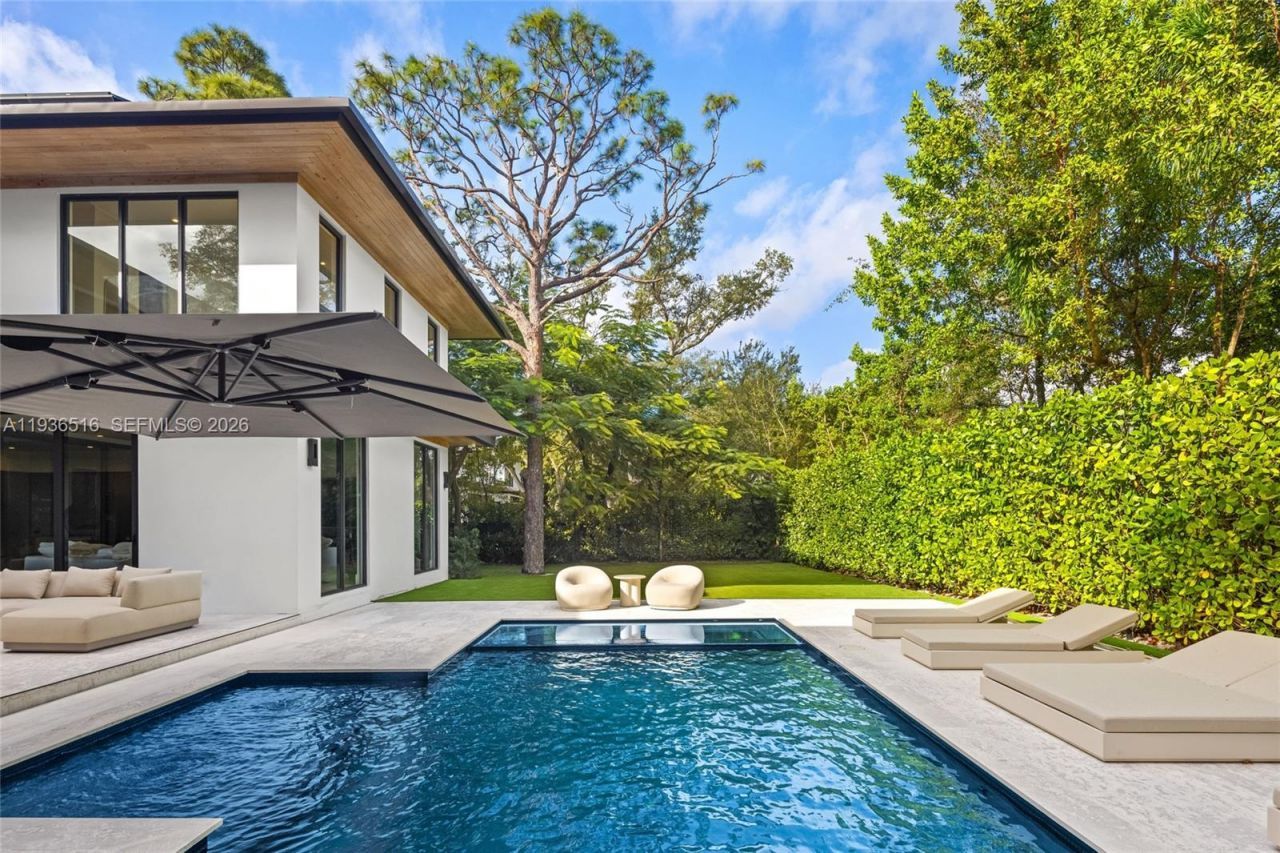 6003 SW 80th St, South Miami, FL 33143 Photo