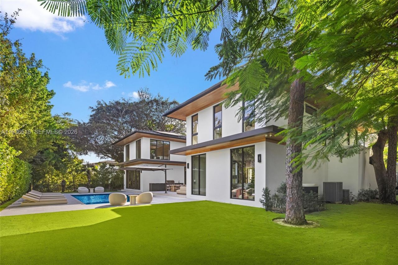 6003 SW 80th St, South Miami, FL 33143 Photo