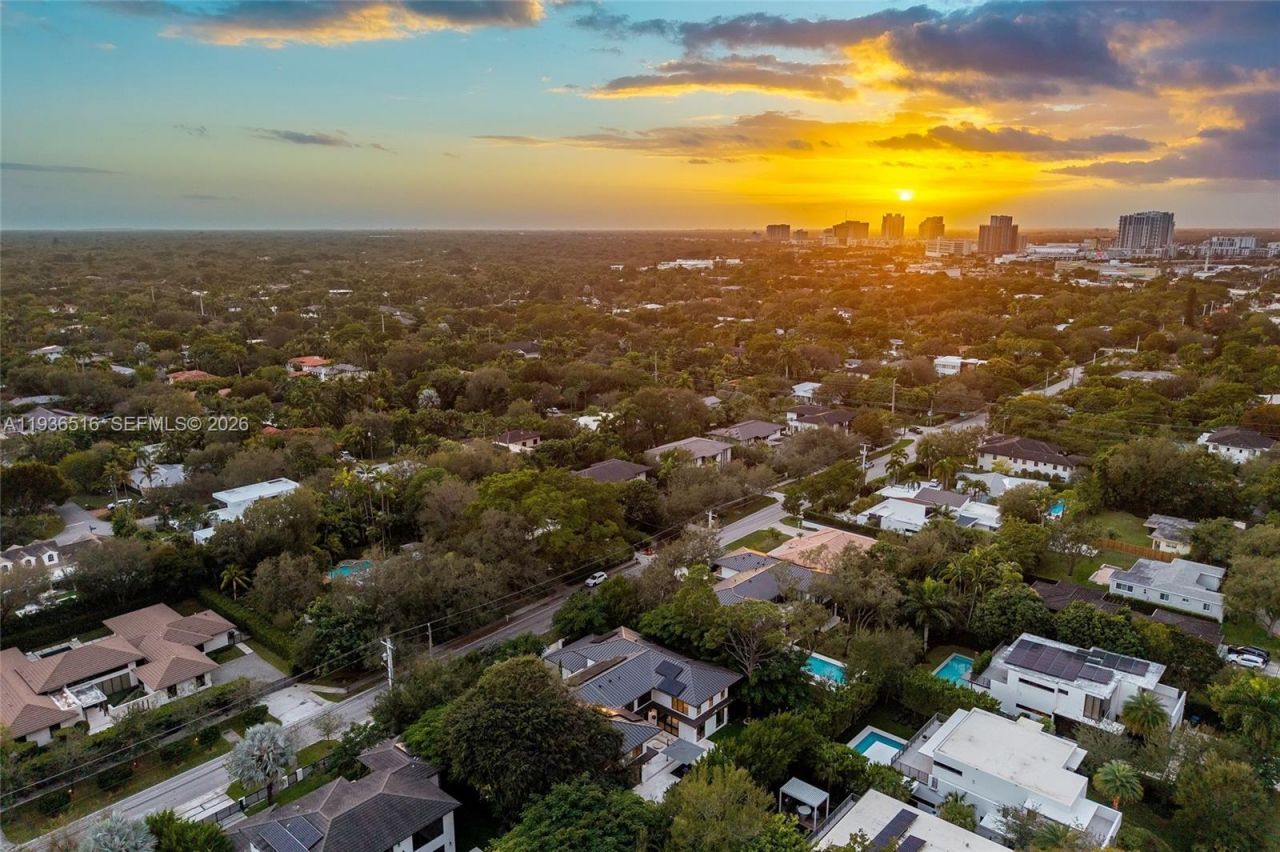 6003 SW 80th St, South Miami, FL 33143 Photo