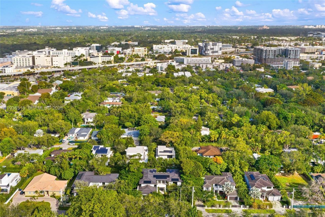 6003 SW 80th St, South Miami, FL 33143 Photo