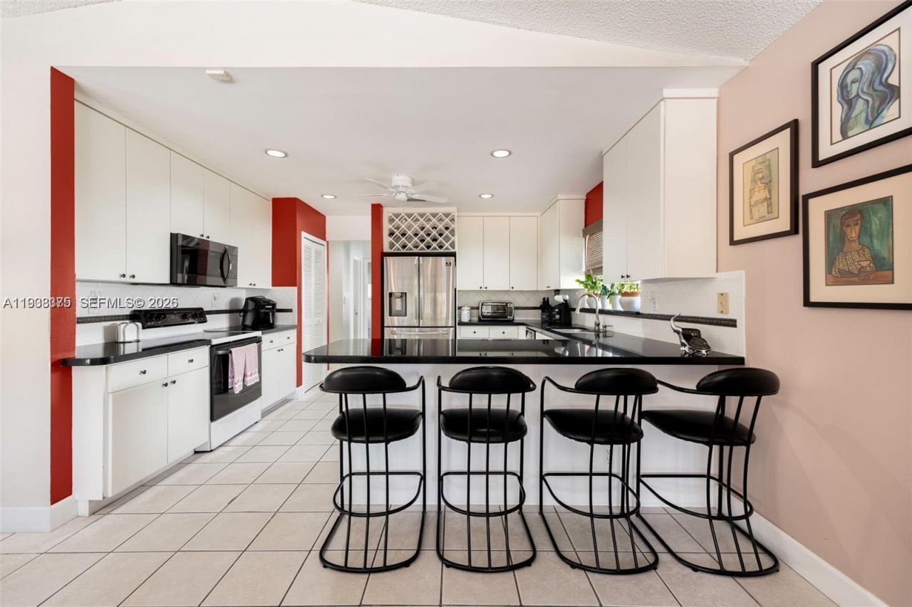 8610 SW 83rd St, Miami, FL 33143 Photo