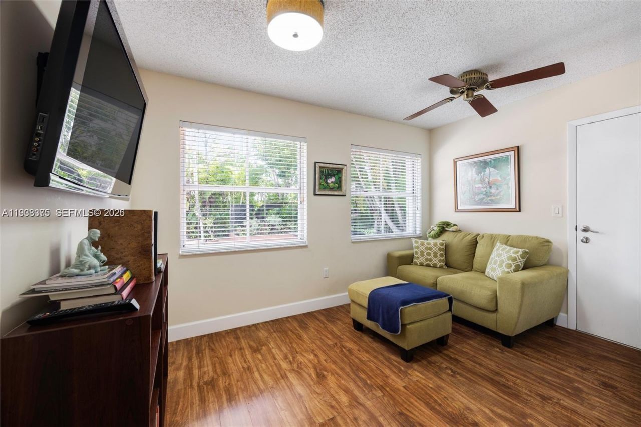 8610 SW 83rd St, Miami, FL 33143 Photo