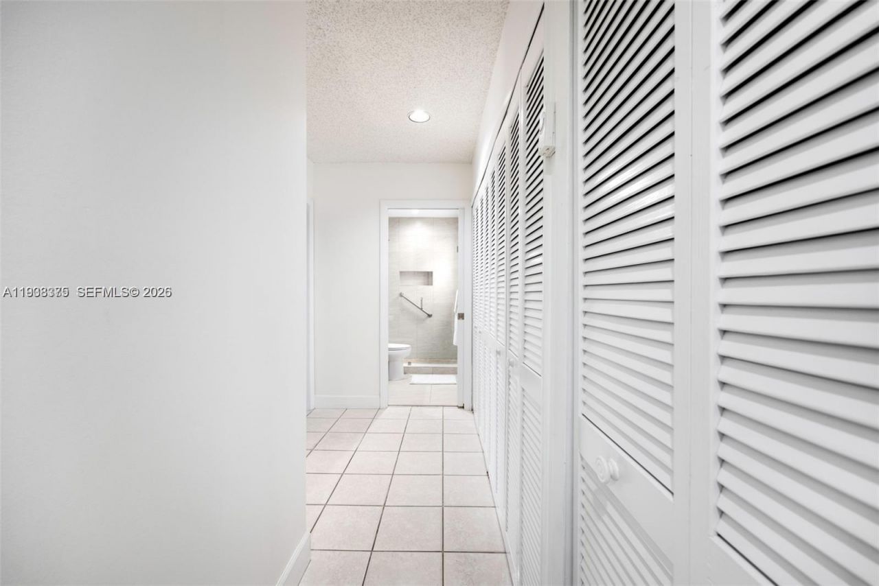 8610 SW 83rd St, Miami, FL 33143 Photo