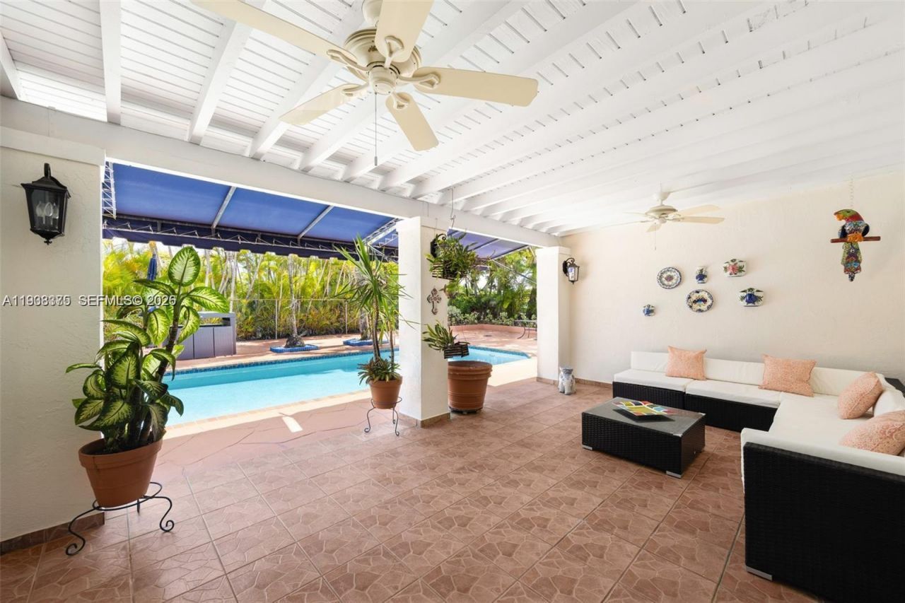 8610 SW 83rd St, Miami, FL 33143 Photo