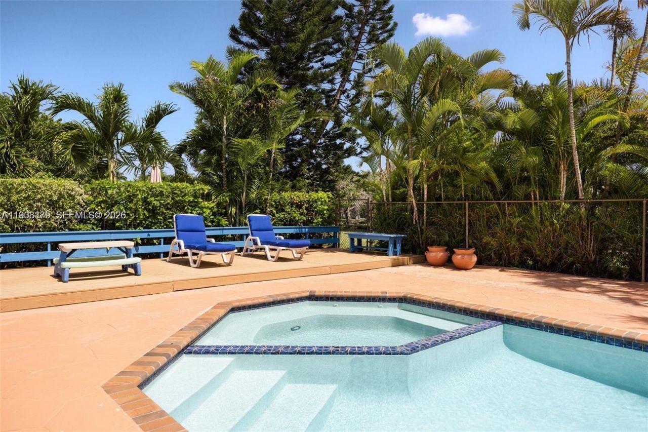 8610 SW 83rd St, Miami, FL 33143 Photo