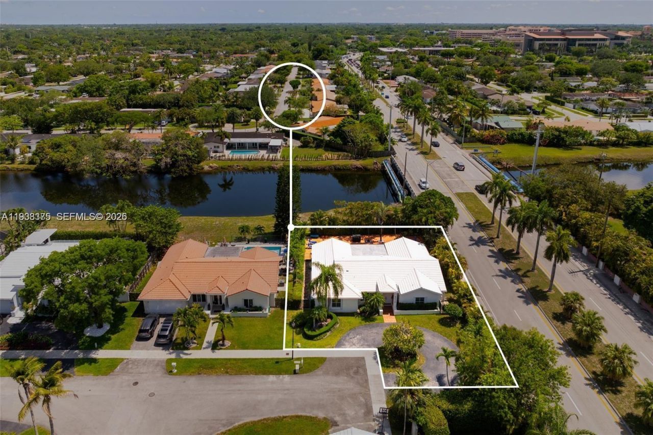 8610 SW 83rd St, Miami, FL 33143 Photo