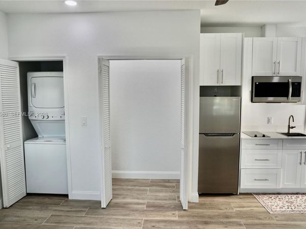 15762 SW 102nd St, Unit Studio, Miami, FL 33196