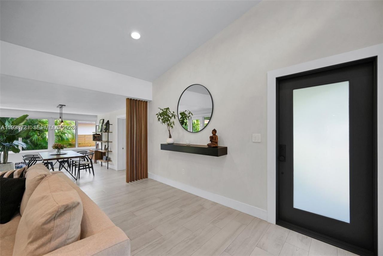 7531 Miami View Dr, North Bay Village, FL 33141 Photo