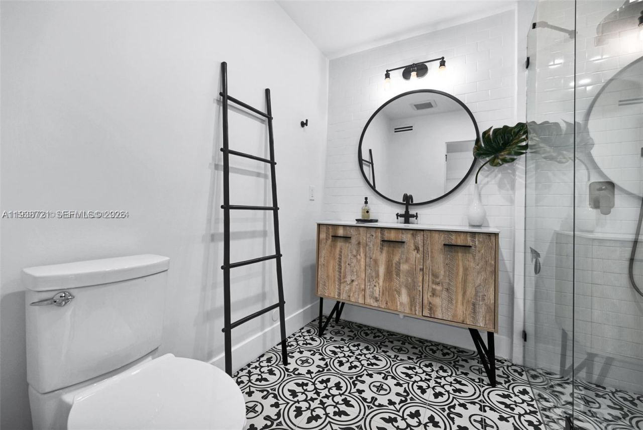 7531 Miami View Dr, North Bay Village, FL 33141 Photo