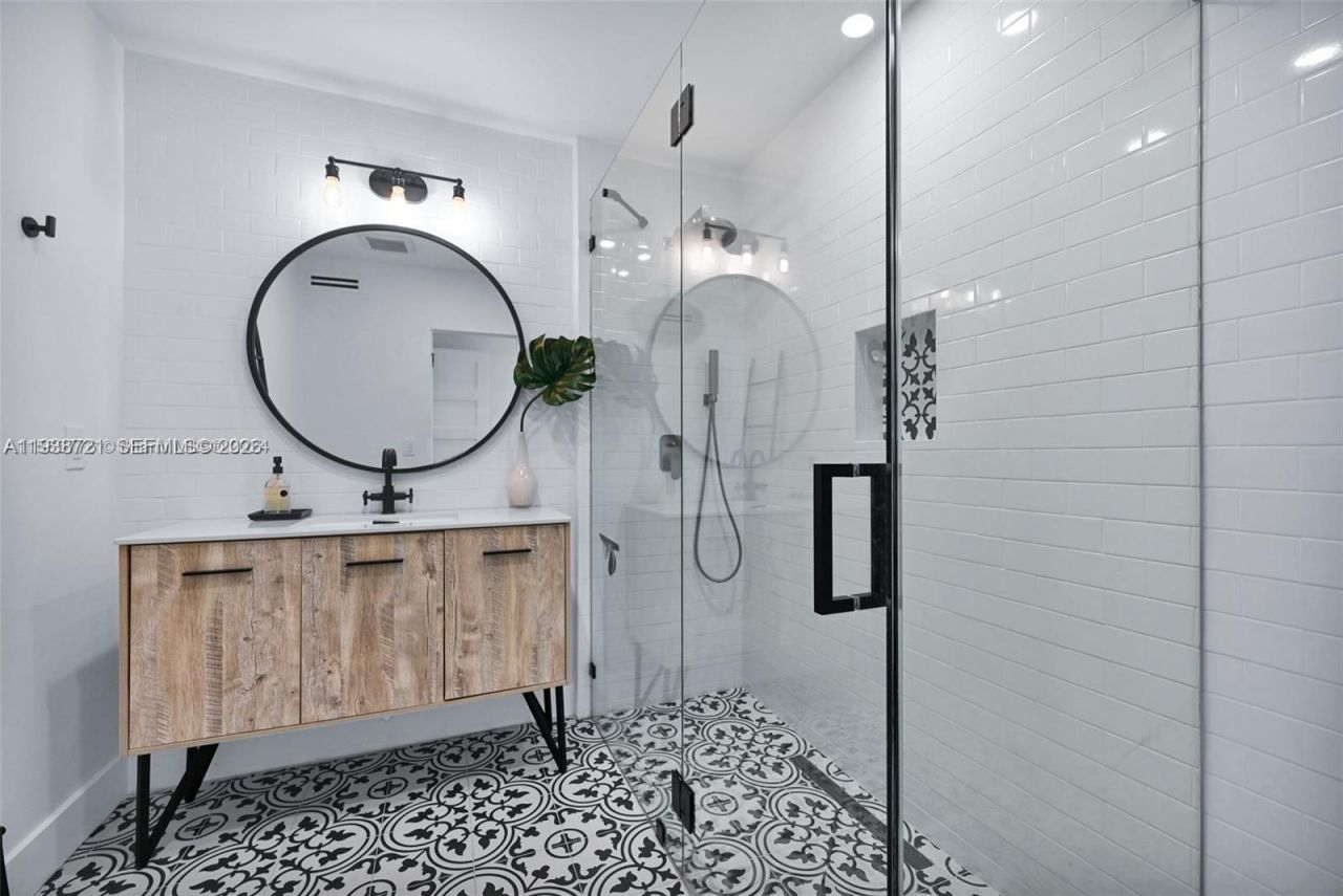 7531 Miami View Dr, North Bay Village, FL 33141 Photo